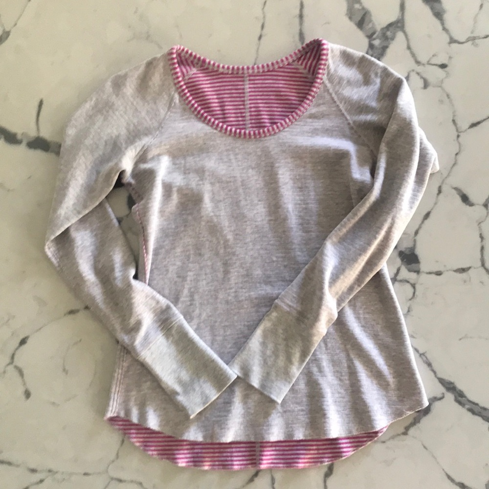 Lululemon size 4 reversible pull over